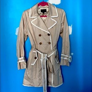 Petite Water-Resistant Classic Trench Coat